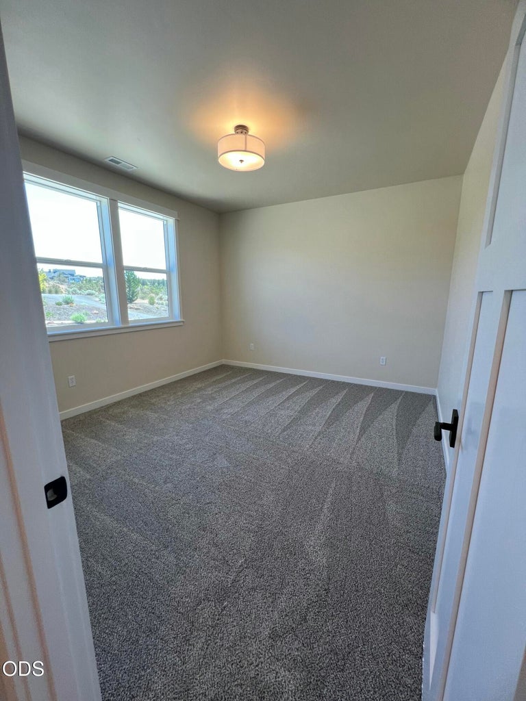 Photo of 202 SE Larkspur Drive 50 of 65