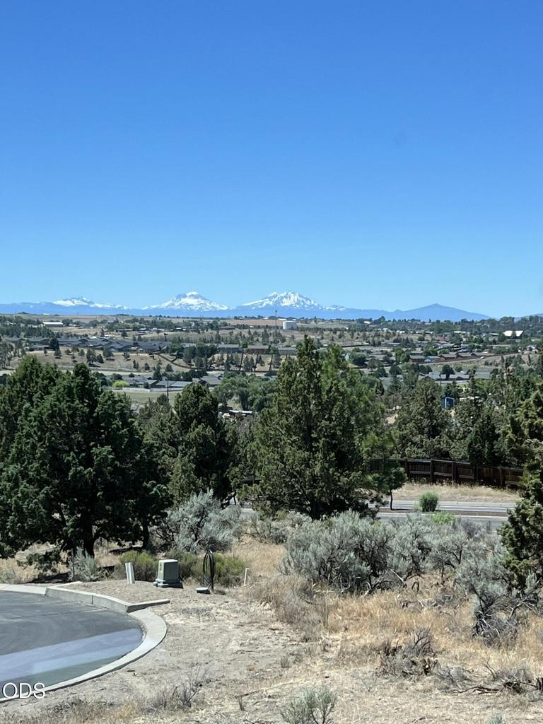 Photo of 202 SE Larkspur Drive 64 of 65