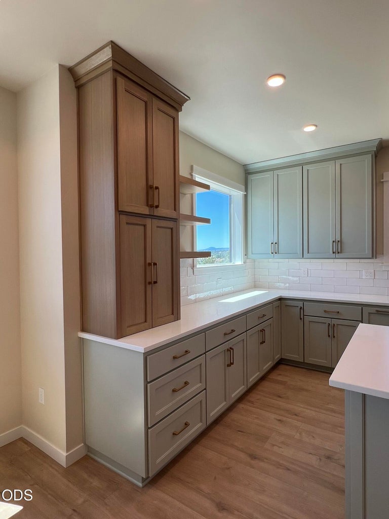 Photo of 202 SE Larkspur Drive 28 of 65