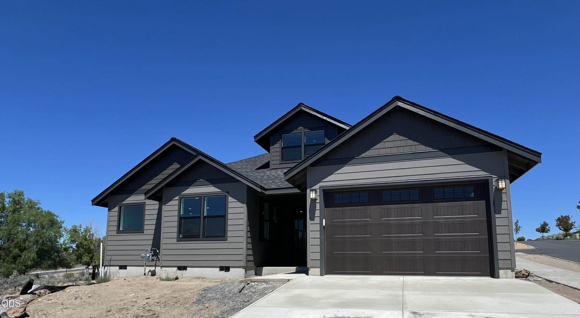 Photo of 202 SE Larkspur Drive 62 of 65