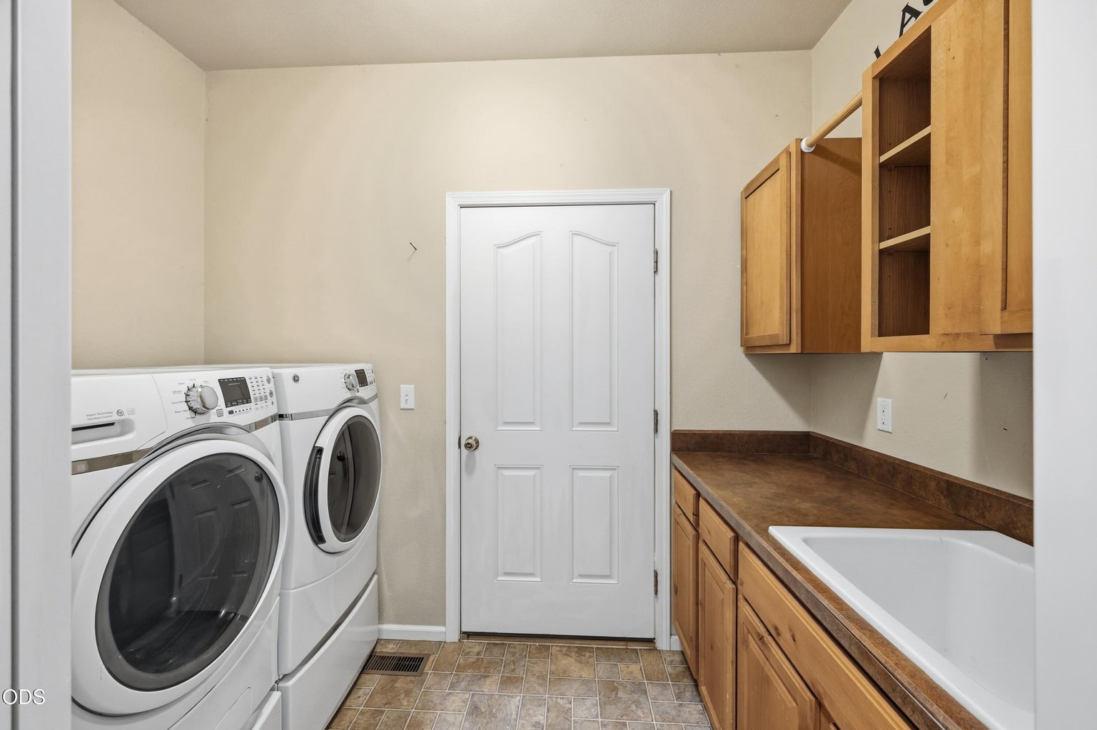 Photo of 502 Foss Drive 21 of 34