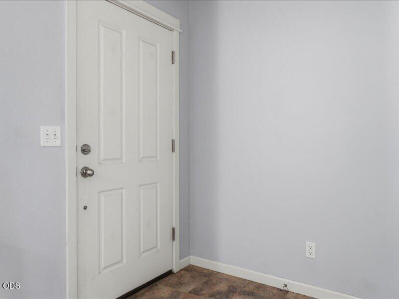 Photo of 16558 Daisy Place 3 of 23