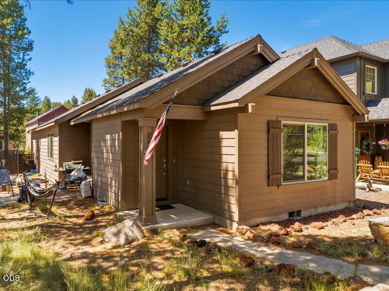 Photo of 16558 Daisy Place 1 of 23