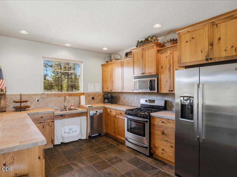 Photo of 16558 Daisy Place 20 of 23