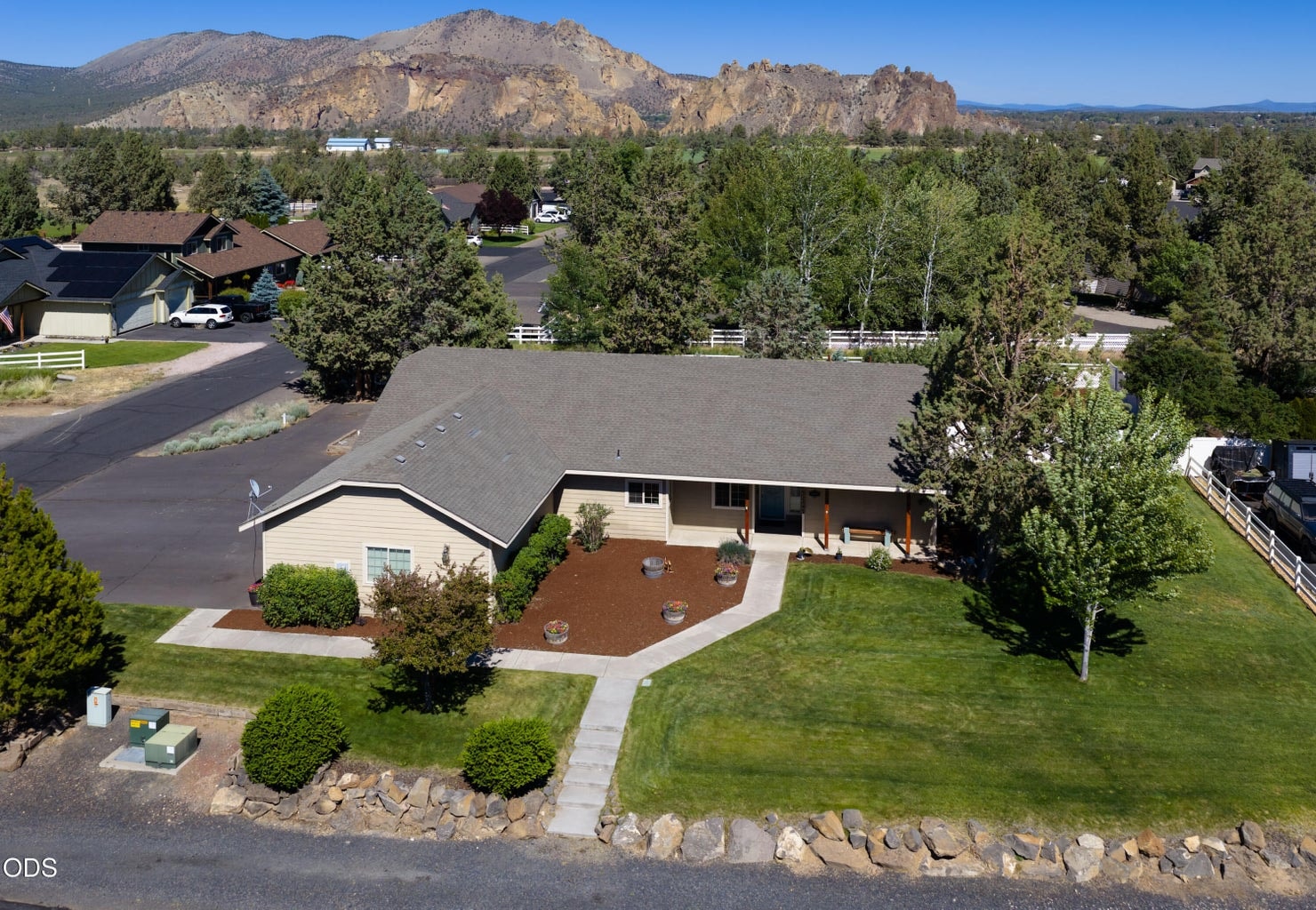 Photo of 502 Foss Drive 1 of 34