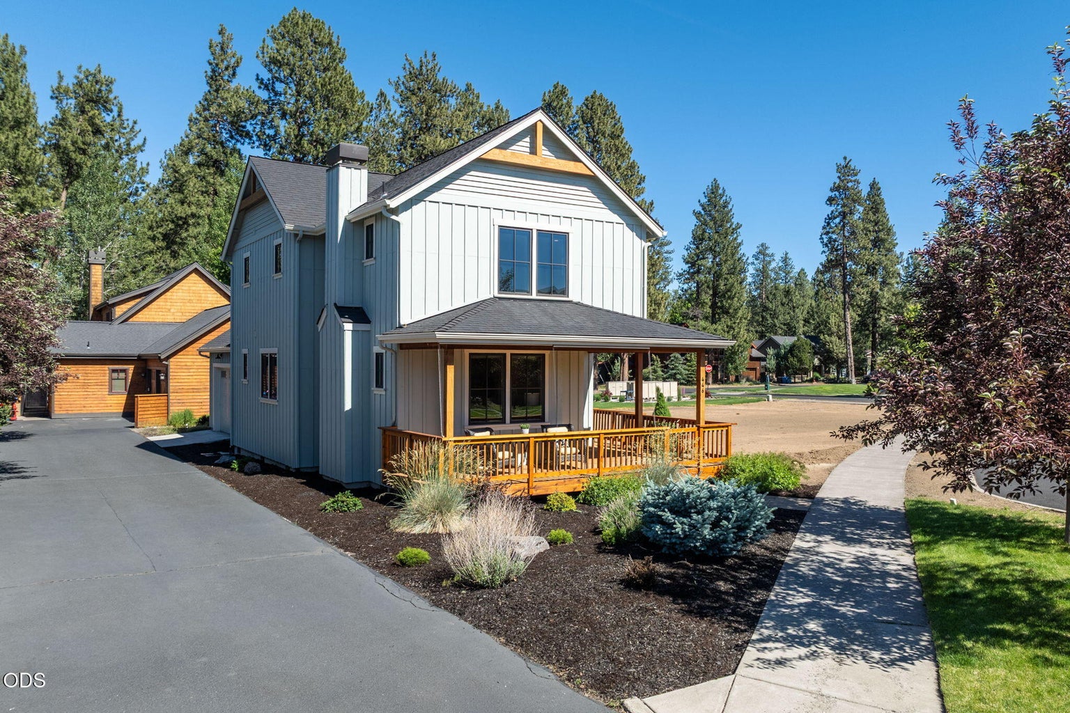 Photo of 446 S Cottonwood Street 2 of 57