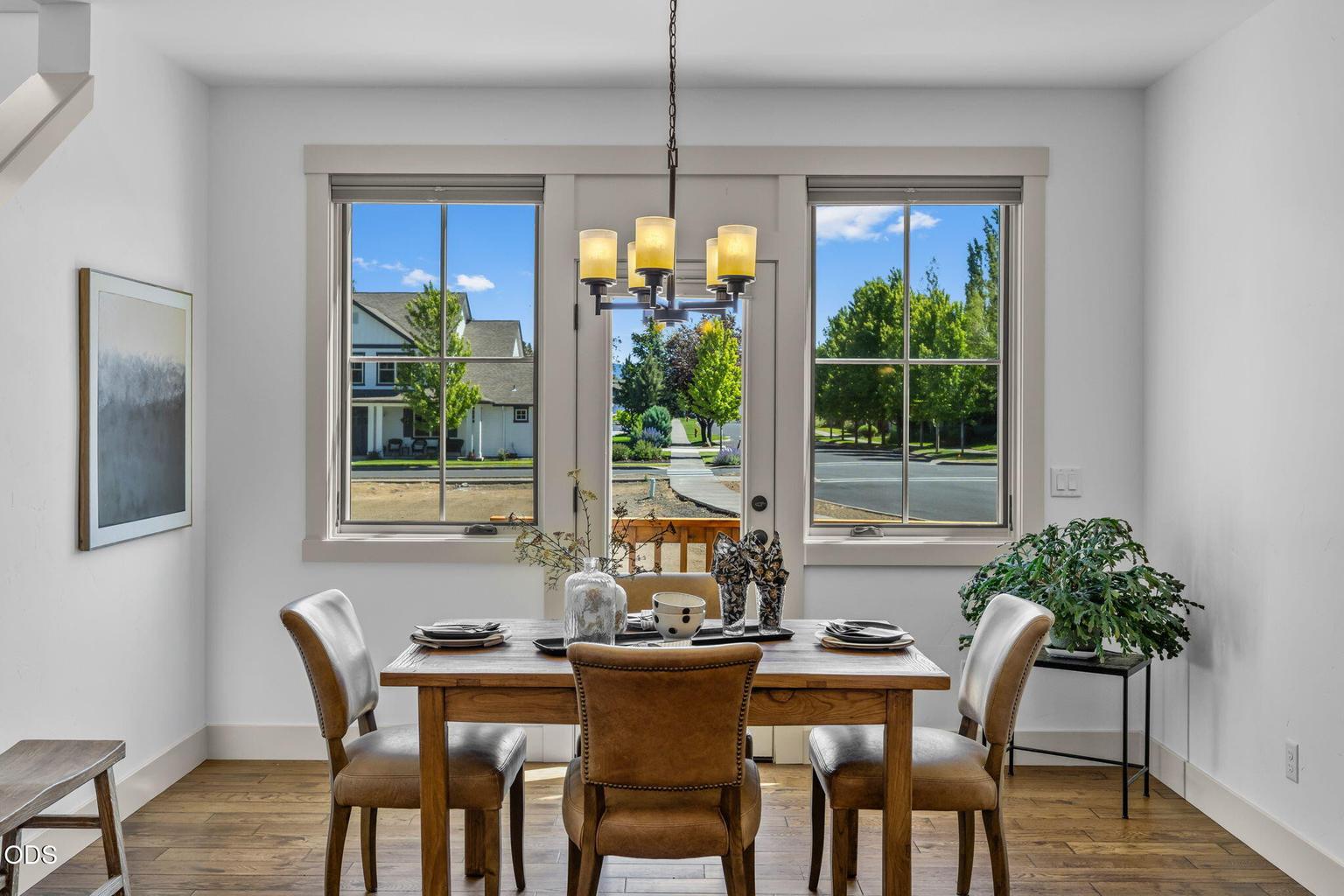 Photo of 446 S Cottonwood Street 13 of 57