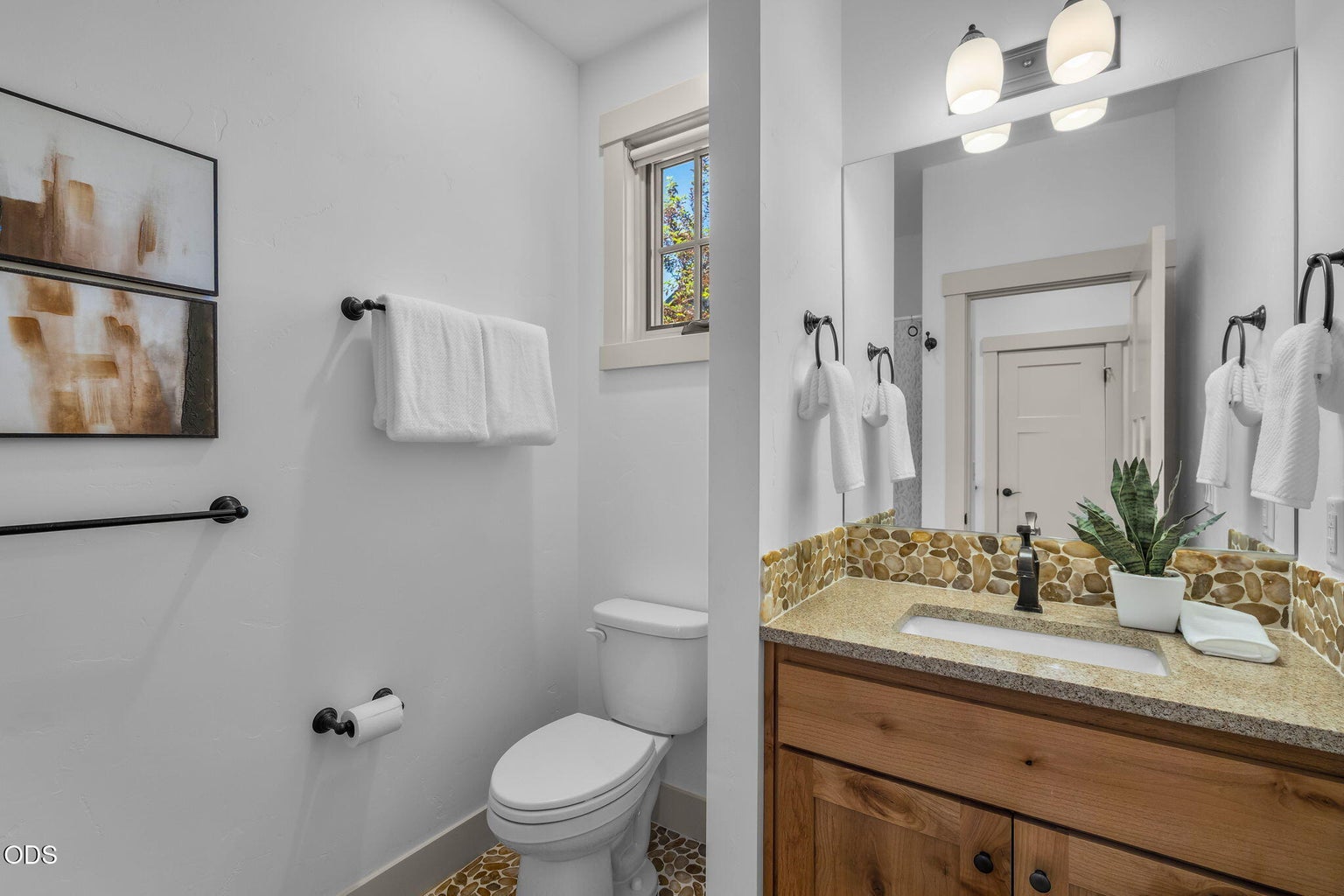 Photo of 446 S Cottonwood Street 16 of 57