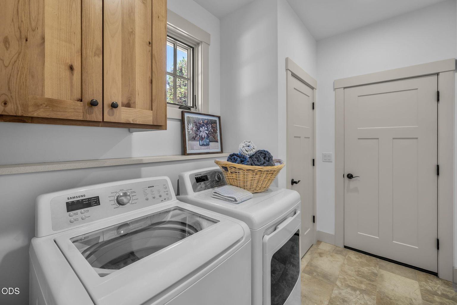 Photo of 446 S Cottonwood Street 17 of 57