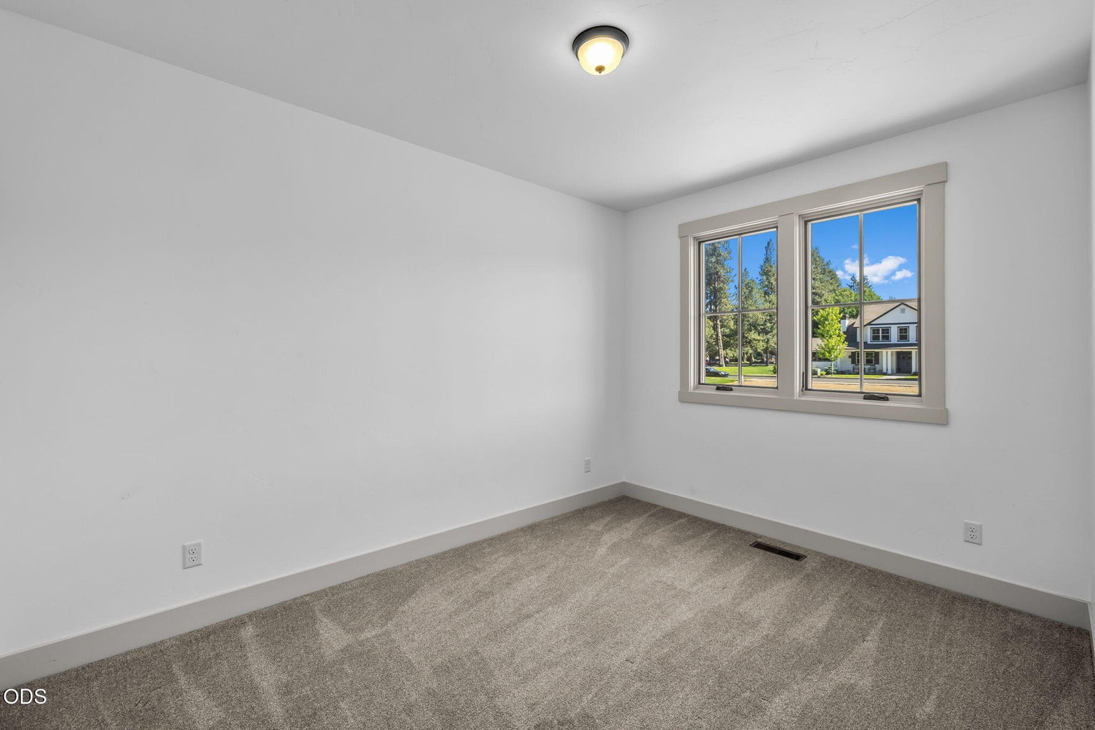 Photo of 446 S Cottonwood Street 18 of 57