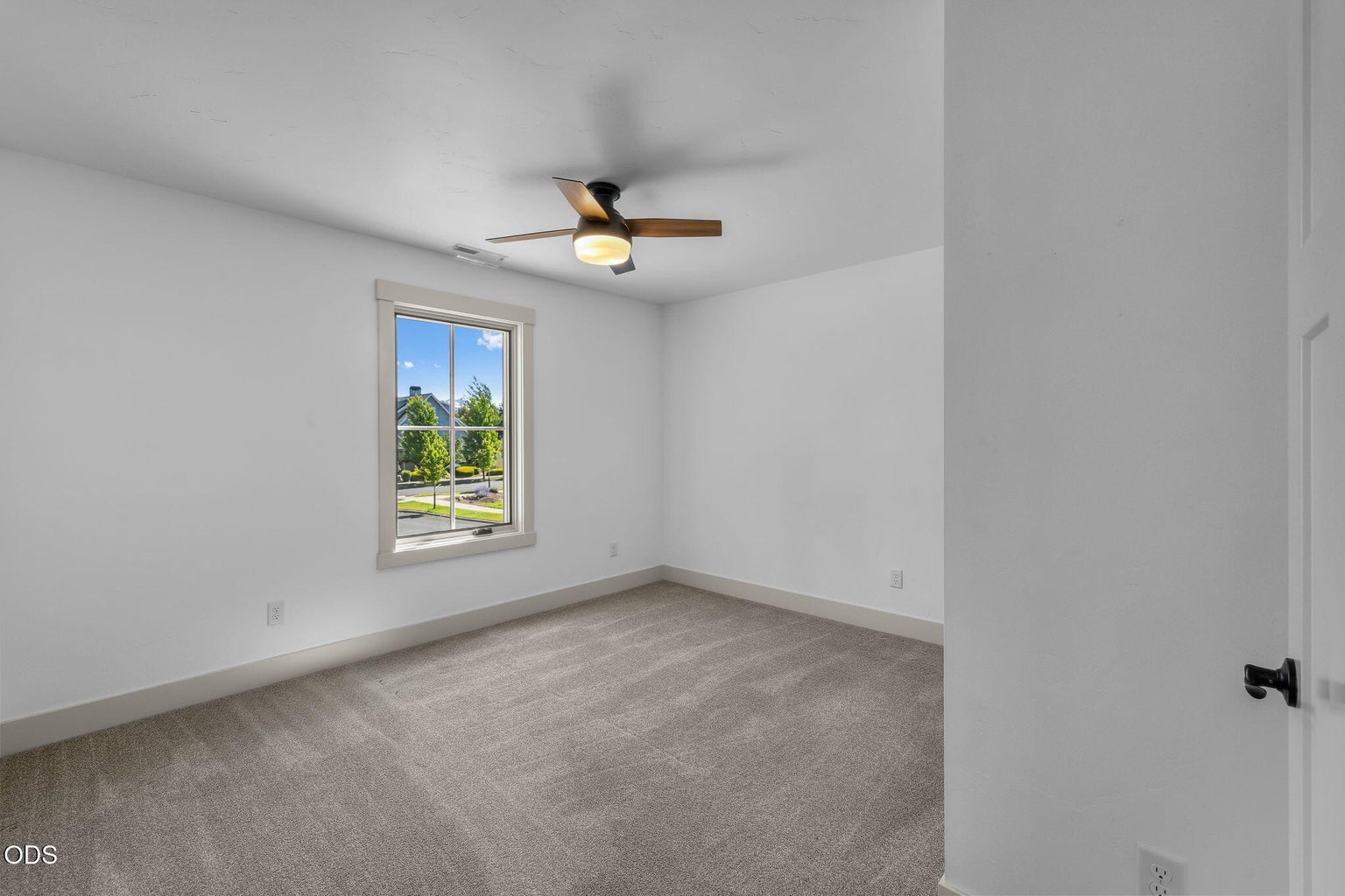 Photo of 446 S Cottonwood Street 21 of 57