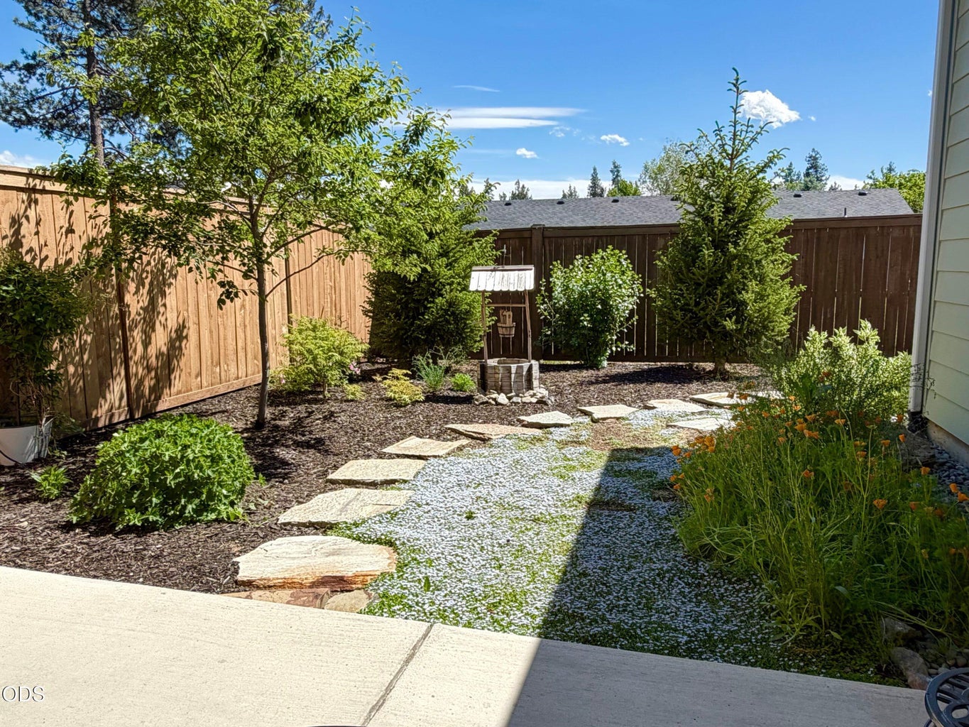 Photo of 1005 E Horse Back Trail 16 of 18