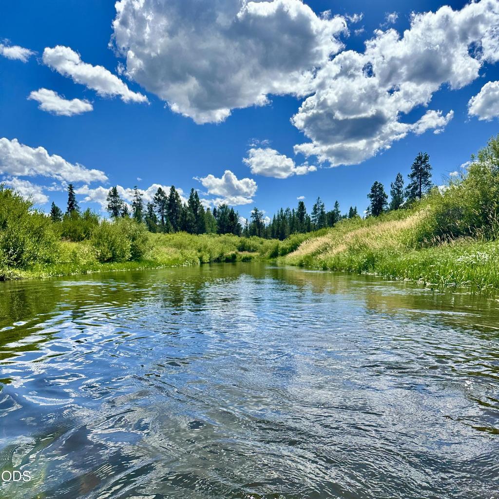 NO MOTORS ON THE LDR MEANS QUIET FLOATING, KAYAKING OR FISHING.