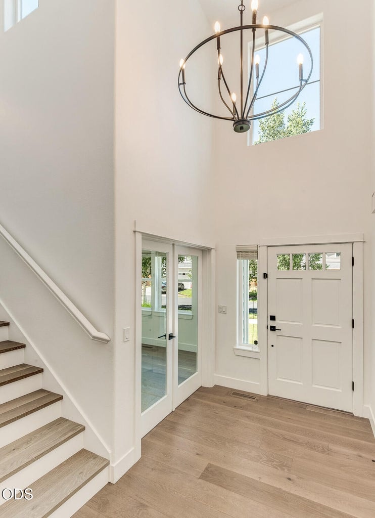 Photo of 1641 W Hill Avenue 4 of 35
