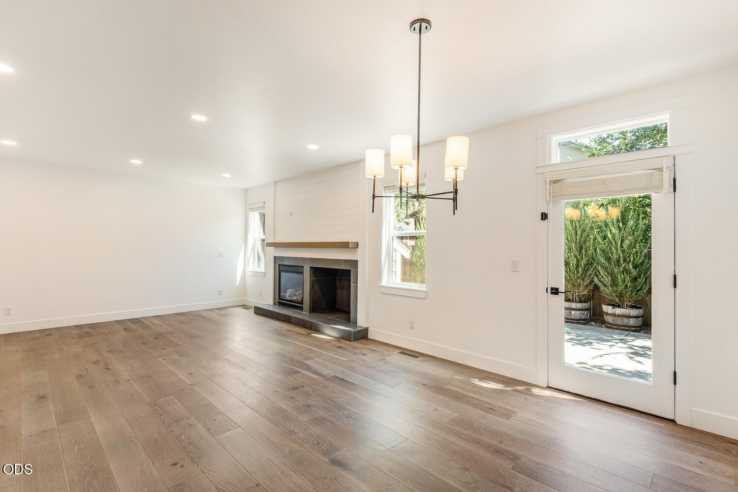 Photo of 1641 W Hill Avenue 10 of 35
