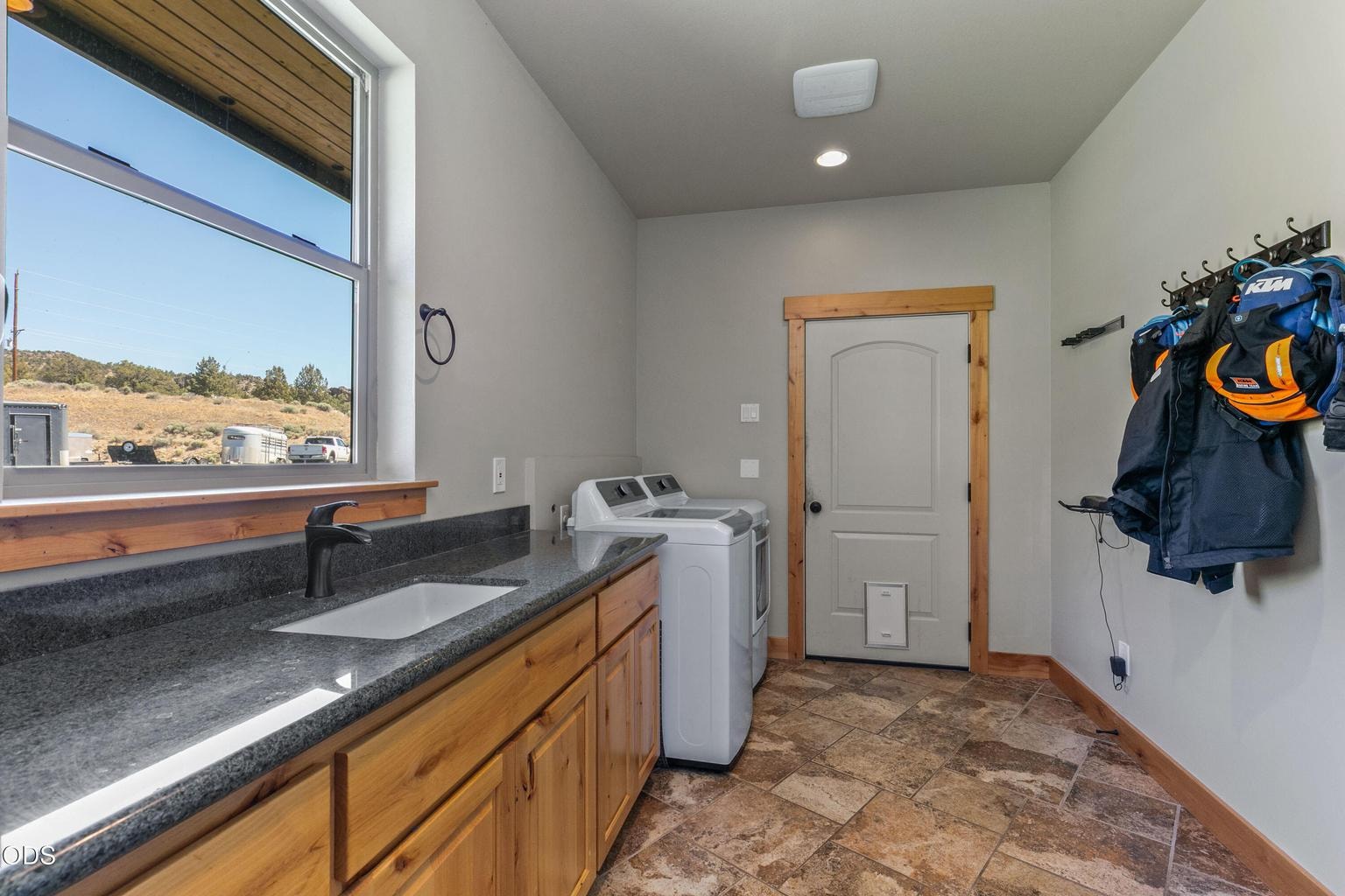 Photo of 20900 NW Butler Road 26 of 43