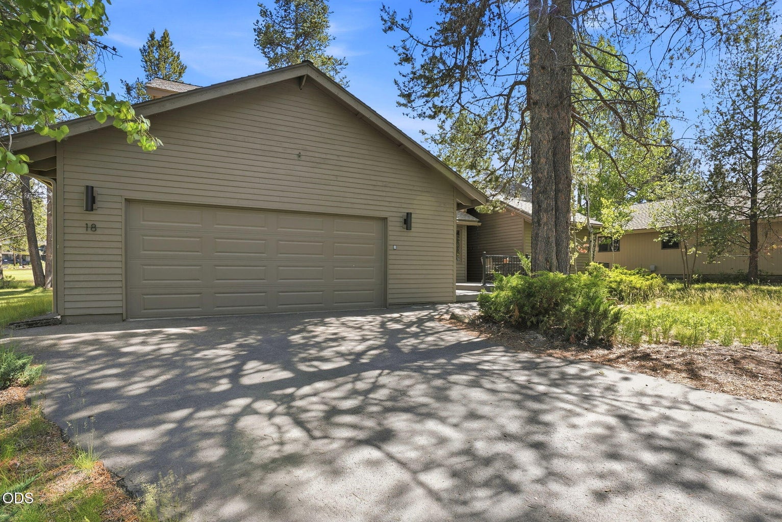 Photo of 17901 Red Cedar Lane 2 of 43