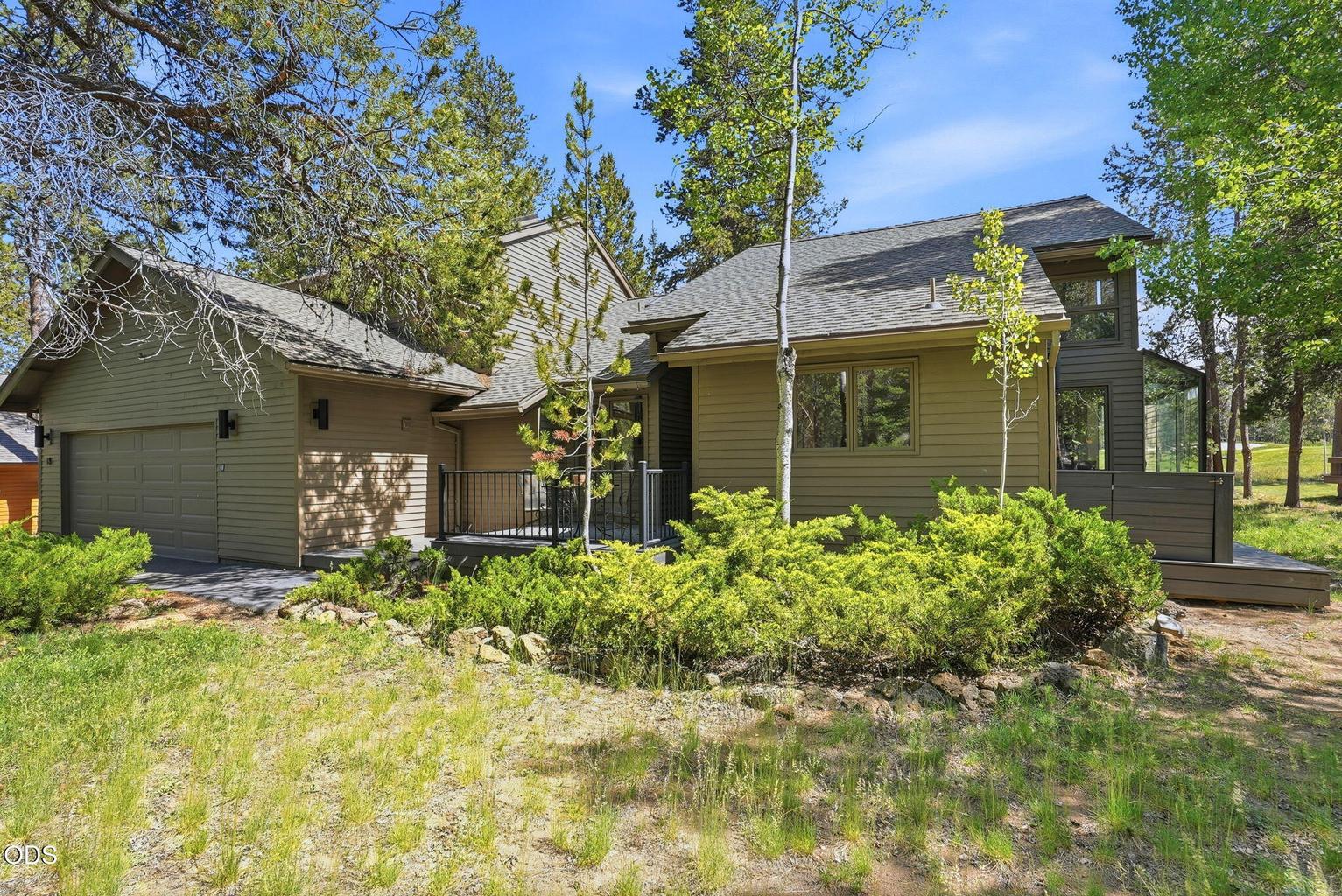 Photo of 17901 Red Cedar Lane 3 of 43