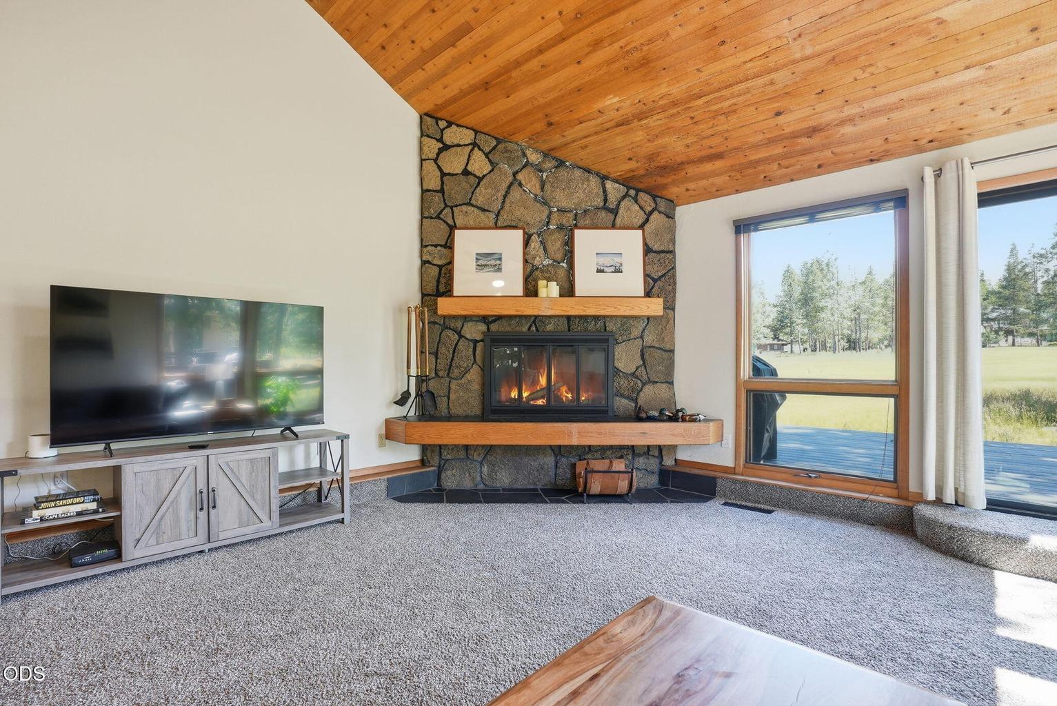 Photo of 17901 Red Cedar Lane 8 of 43