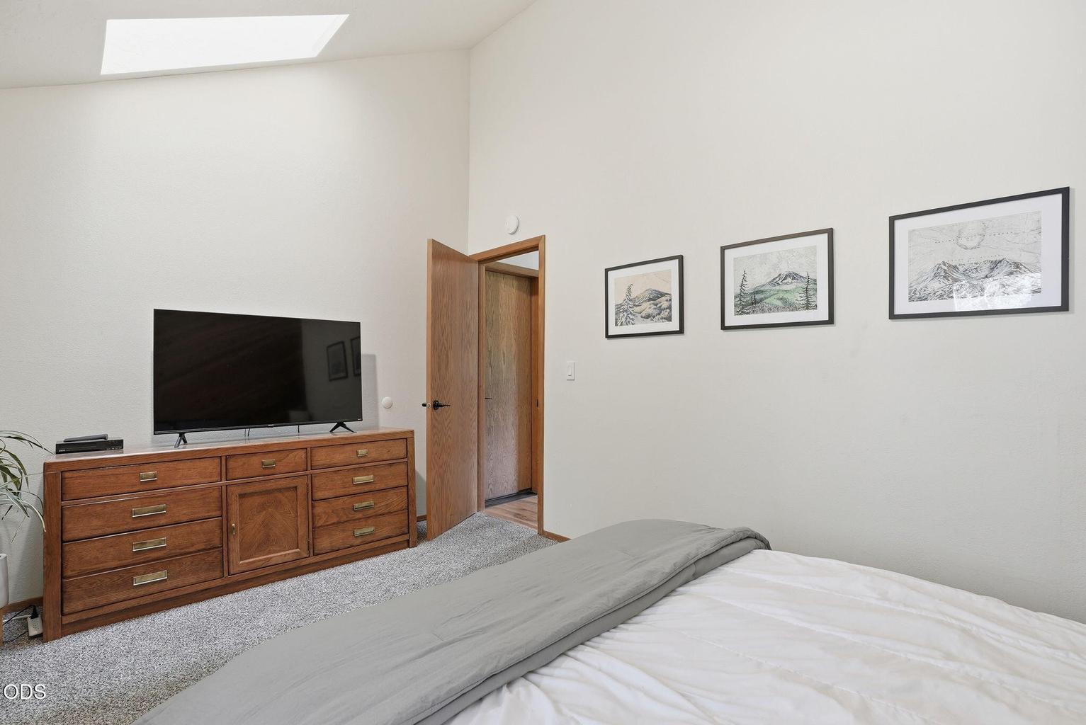 Photo of 17901 Red Cedar Lane 21 of 43