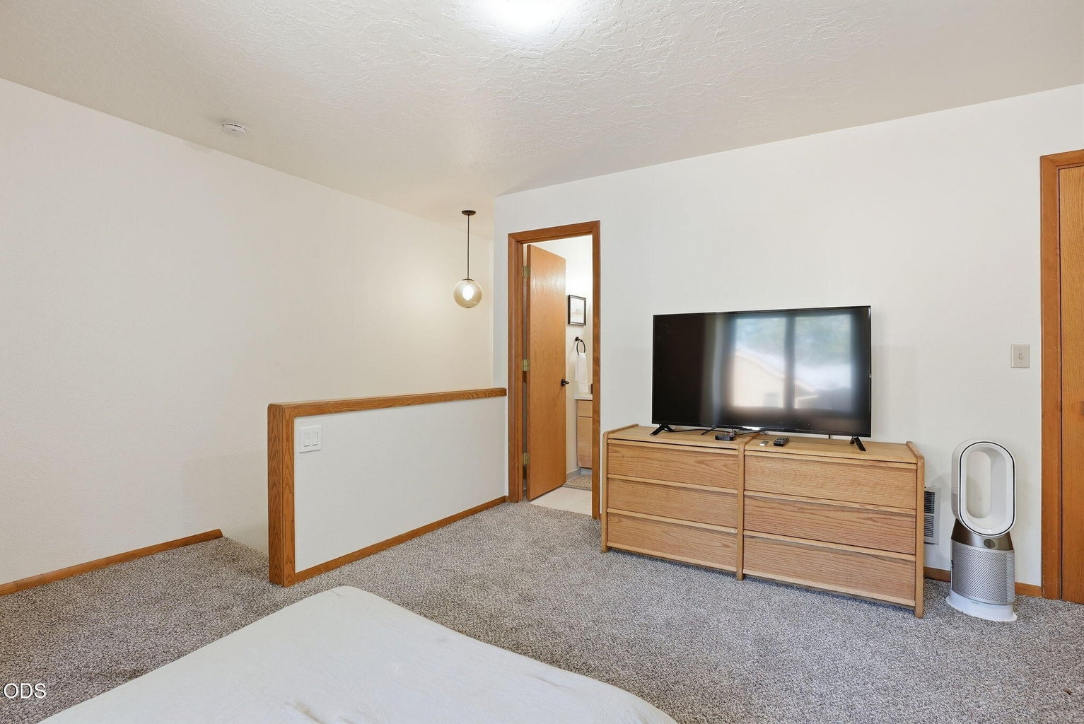 Photo of 17901 Red Cedar Lane 27 of 43