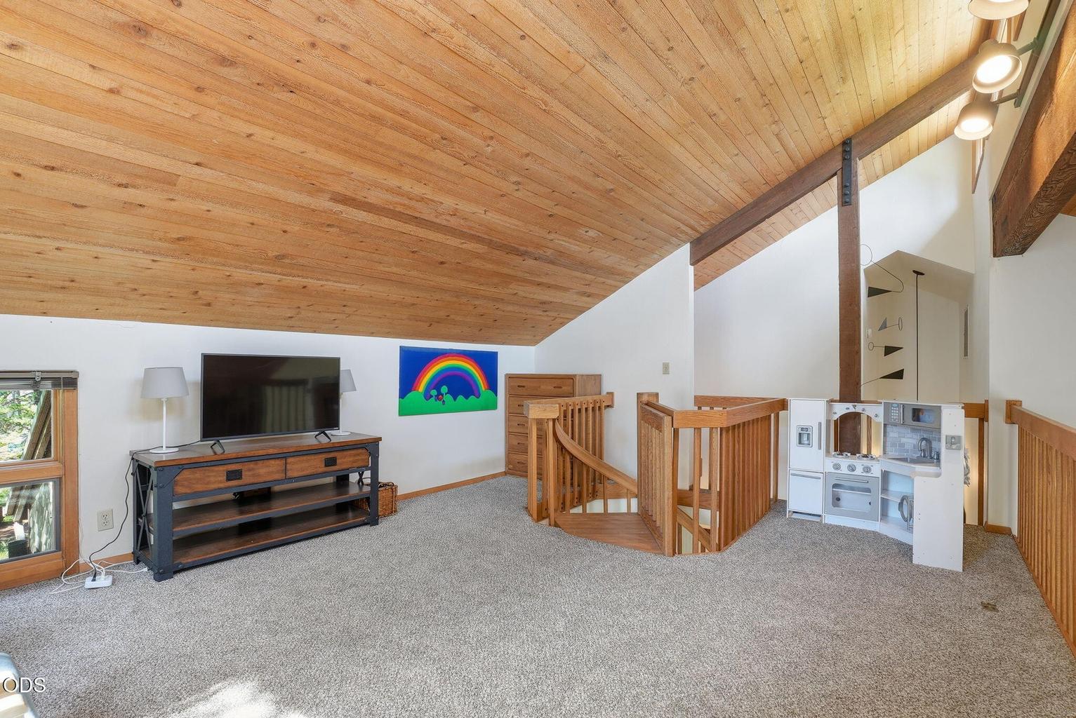 Photo of 17901 Red Cedar Lane 31 of 43