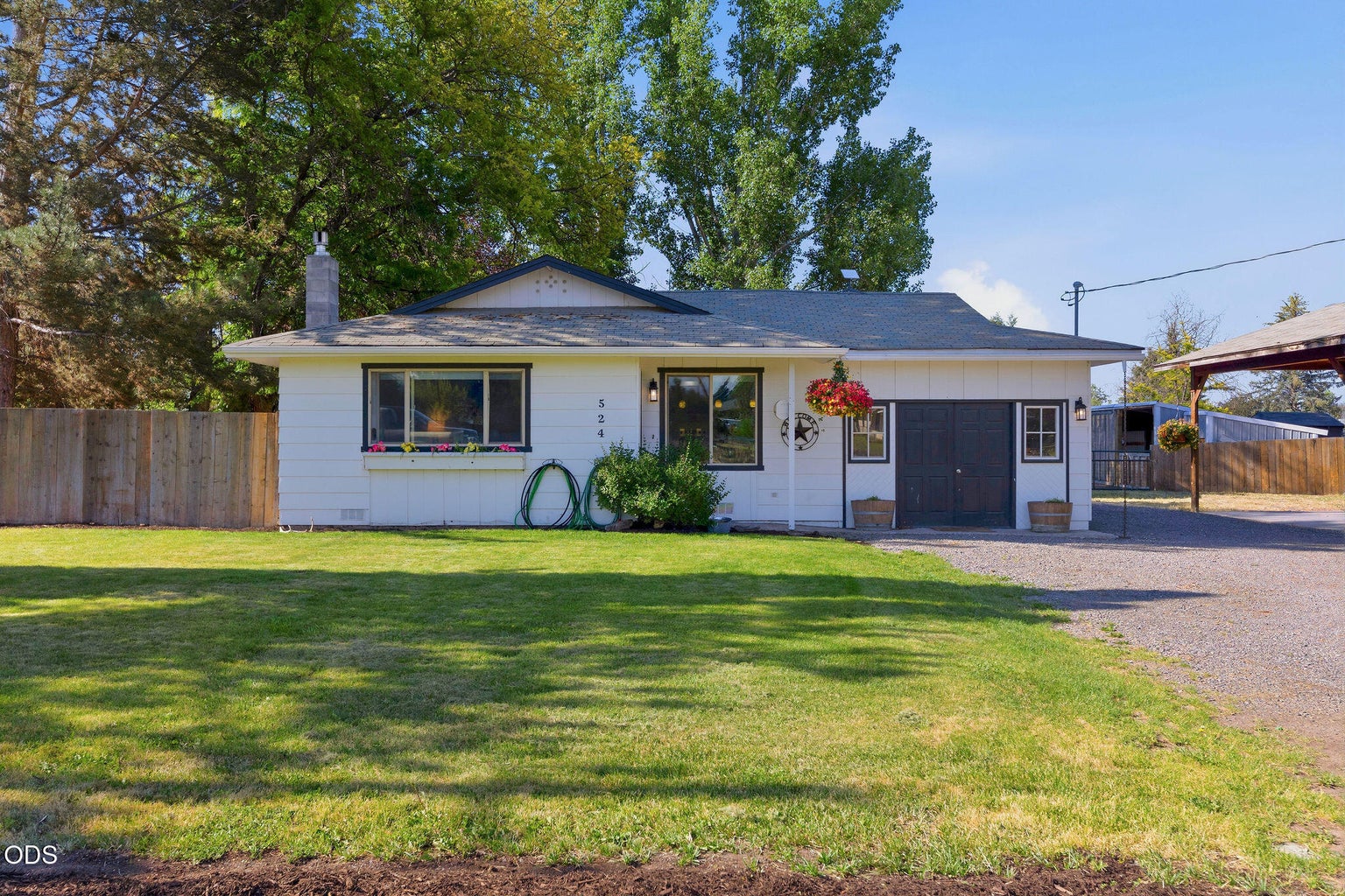 Photo of 524 NW Martingale Road 2 of 32