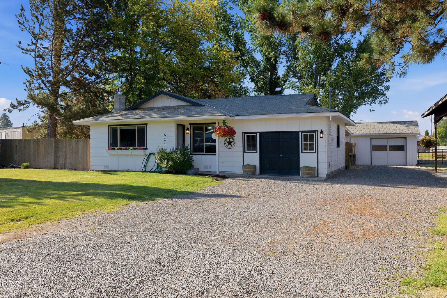 Photo of 524 NW Martingale Road 1 of 32