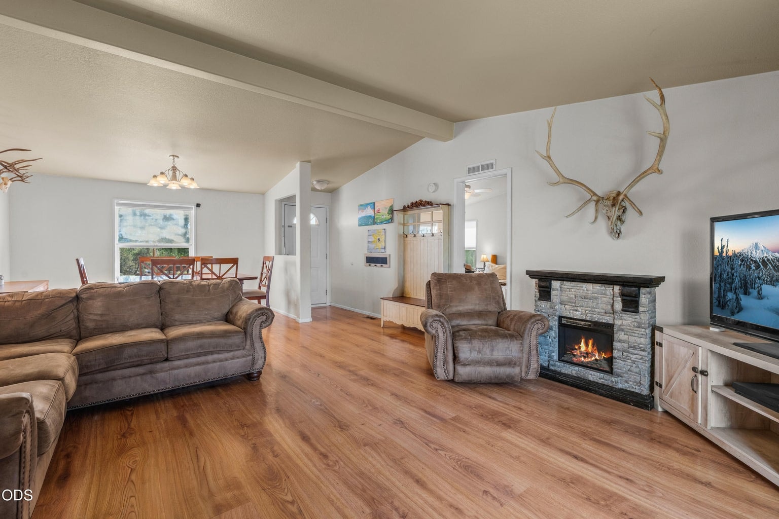 Photo of 4900 NW Homestead Way 4 of 56