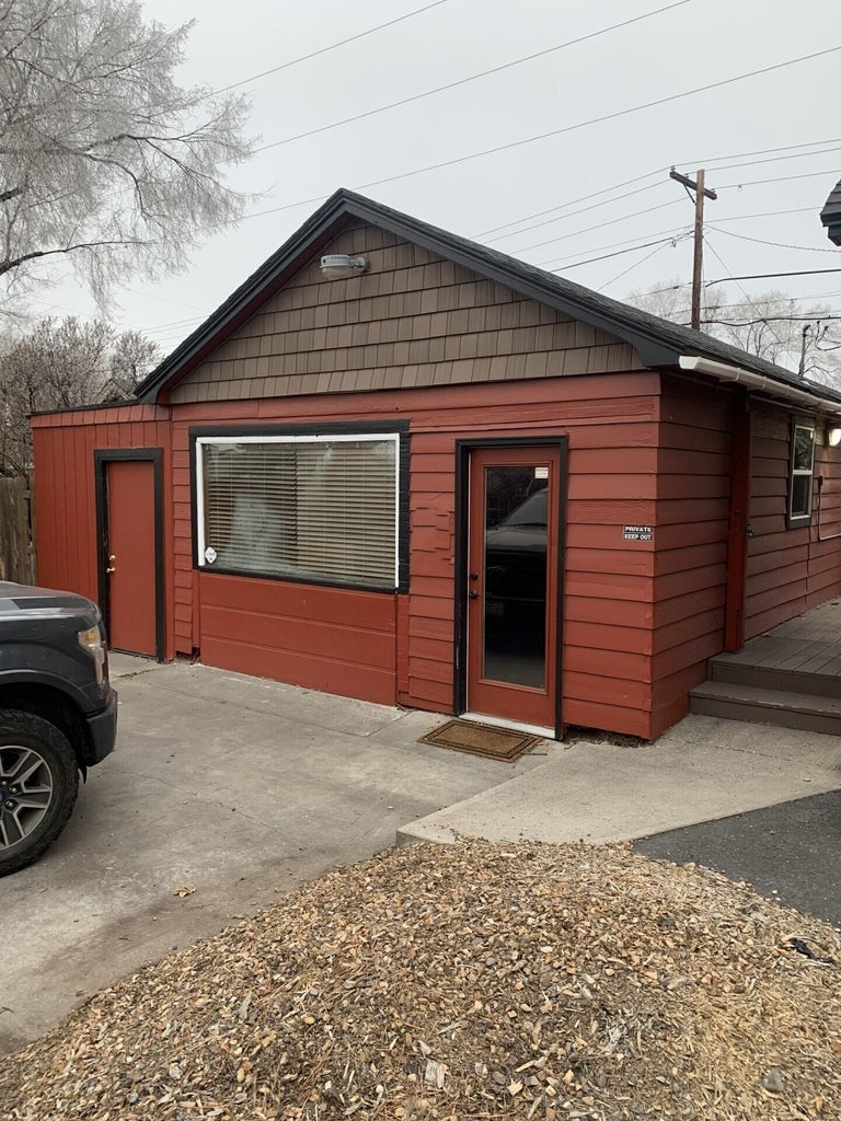 Photo of 1427 SW Highland Avenue 3 of 18