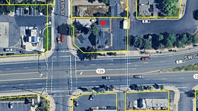 Photo of 1427 SW Highland Avenue 5 of 18