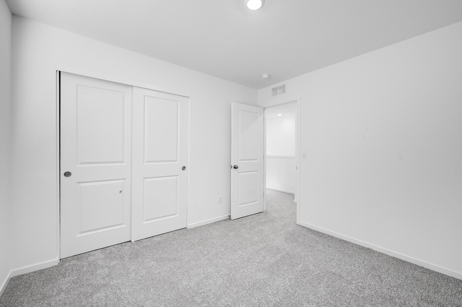 Photo of 16673 Cottage Pine St 15 of 32