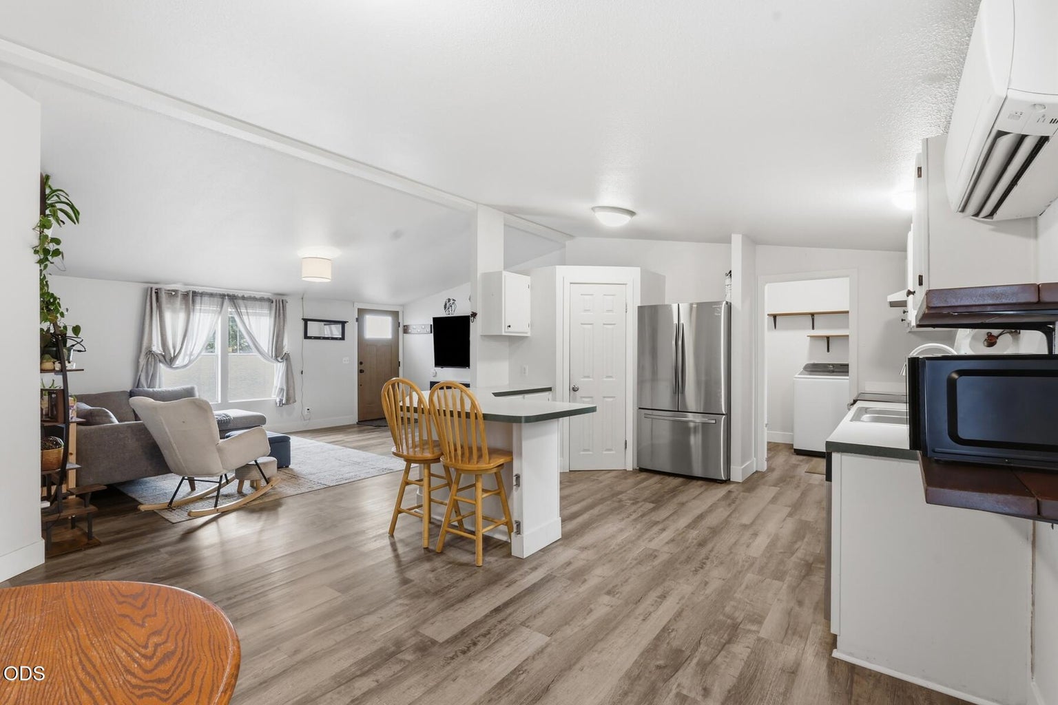Photo of 194 SE Garner Street 4 of 30