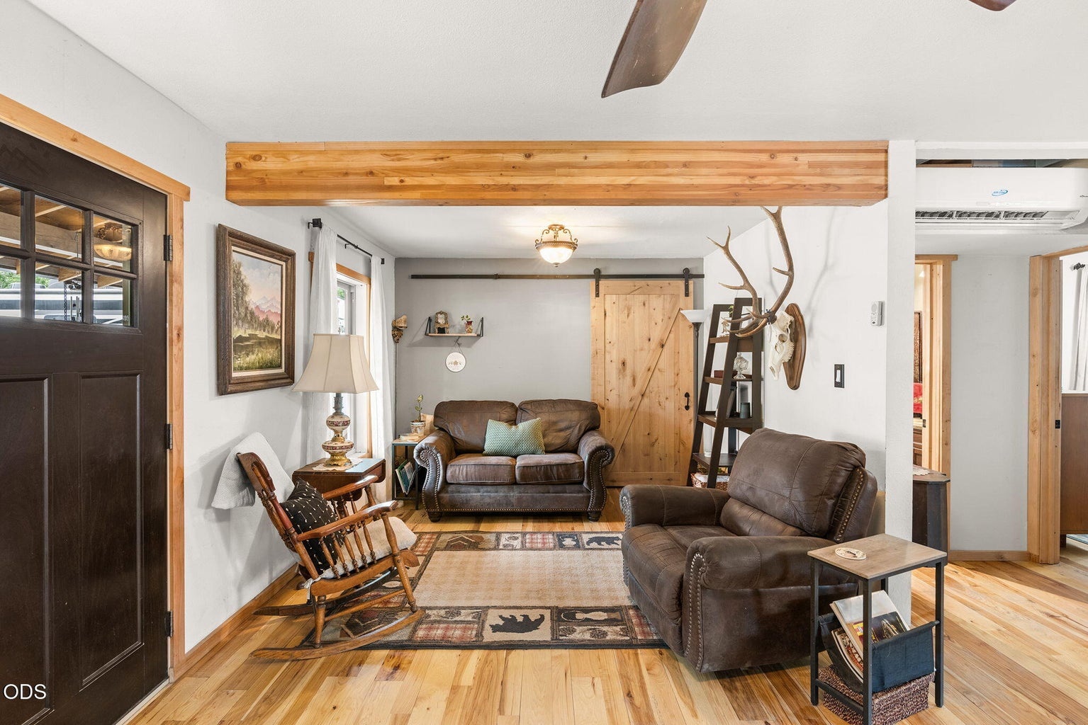 Photo of 615 NW Ogden Avenue 5 of 34