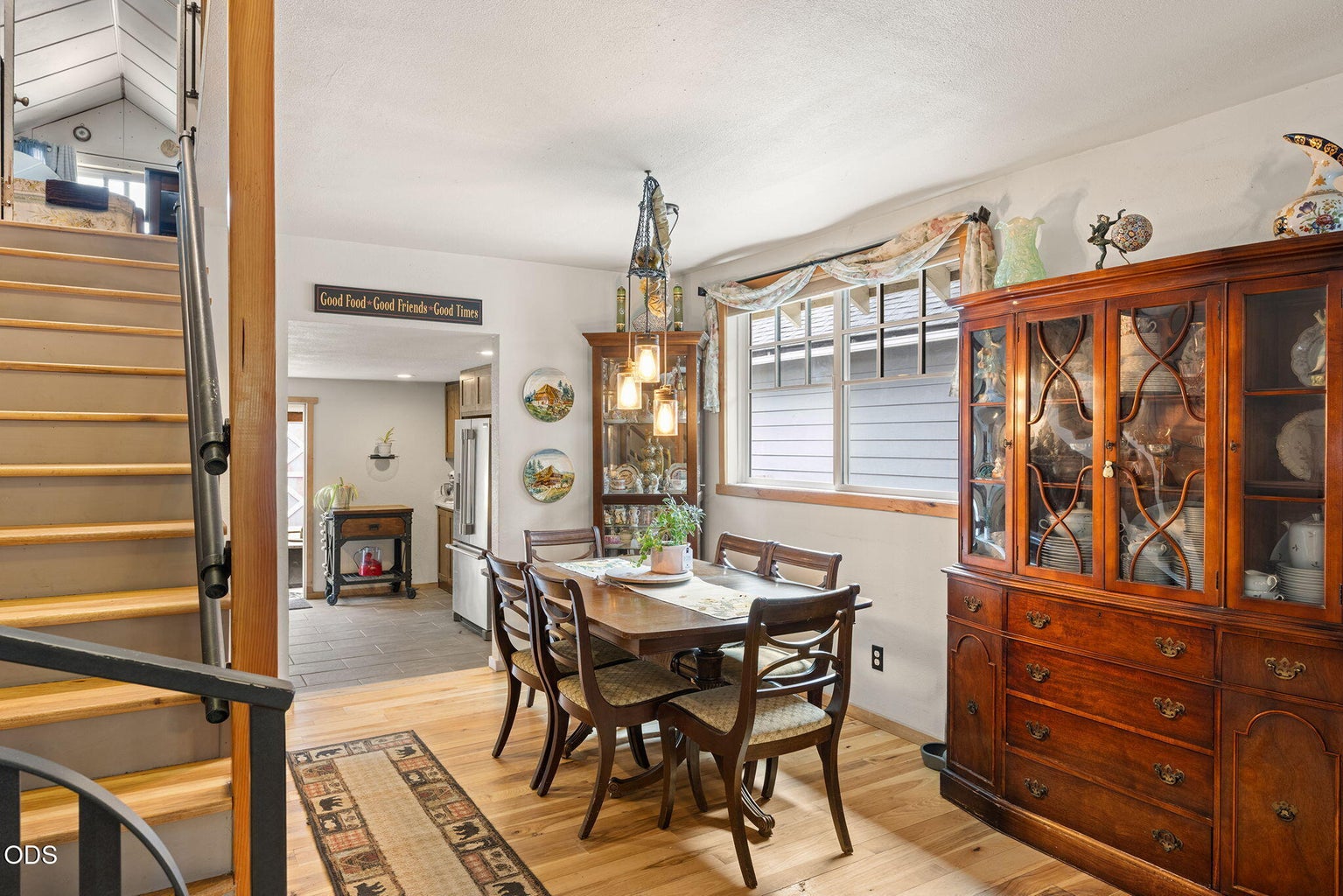 Photo of 615 NW Ogden Avenue 12 of 34