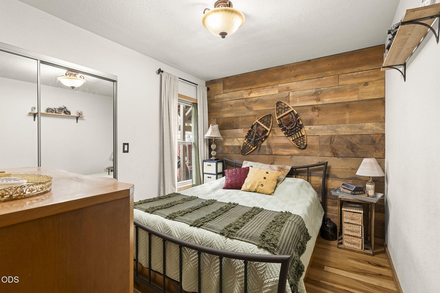 Photo of 615 NW Ogden Avenue 17 of 34