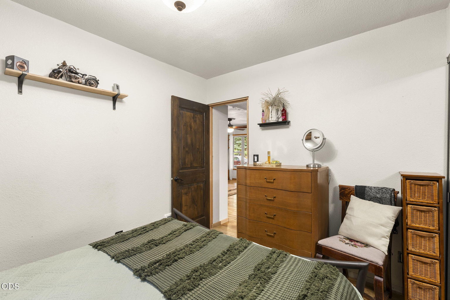 Photo of 615 NW Ogden Avenue 18 of 34