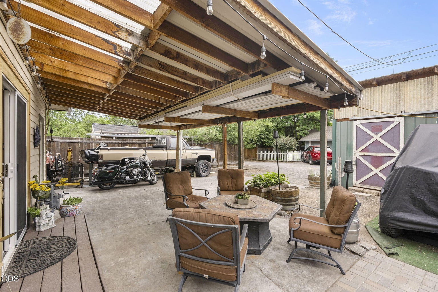 Photo of 615 NW Ogden Avenue 23 of 34