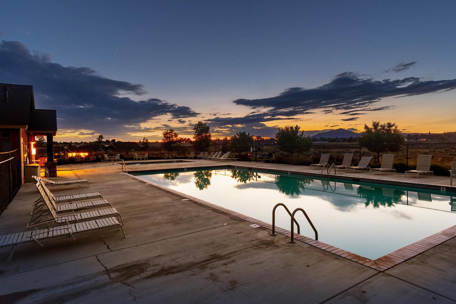 Photo of 1076 NE Henry Drive 30 of 30