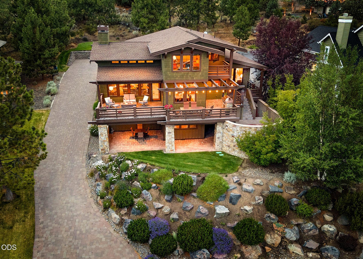 Luxury Living / Distinctive Curb Appeal.