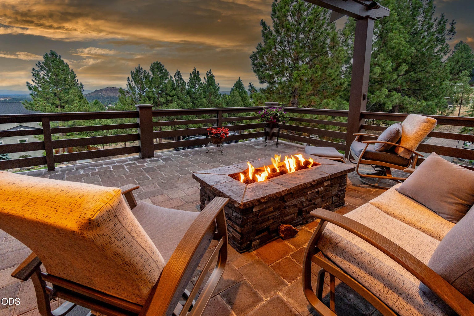 Cozy up on a cool 4th of July or any season. Awesome fireworks views.