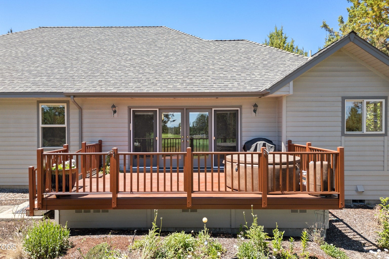 Beautiful back deck overlooking the golf course.