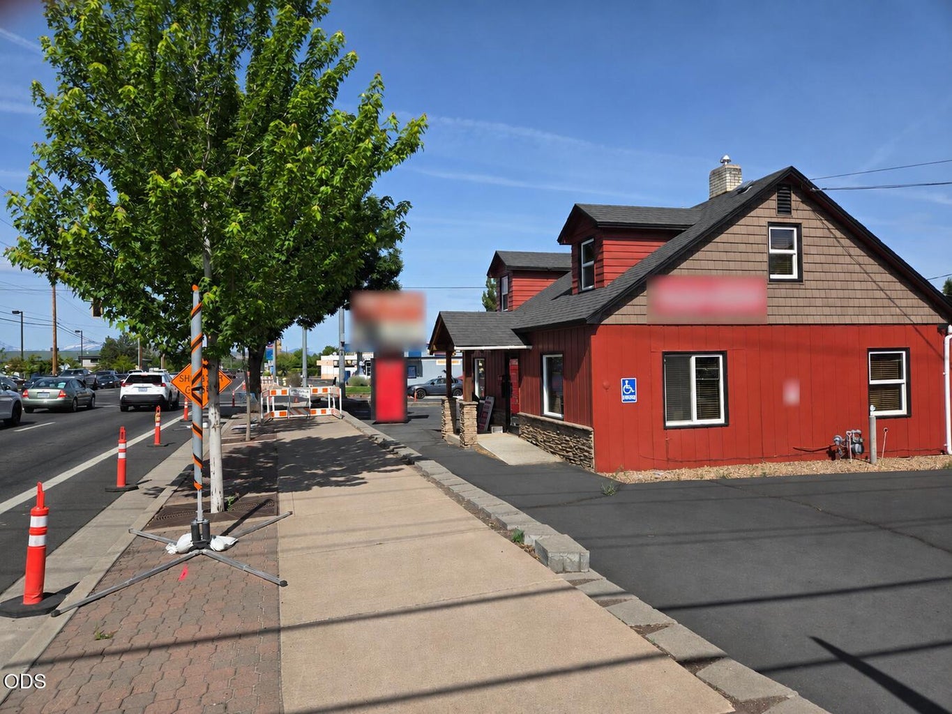 Photo of 1427 SW Highland Avenue 2 of 18