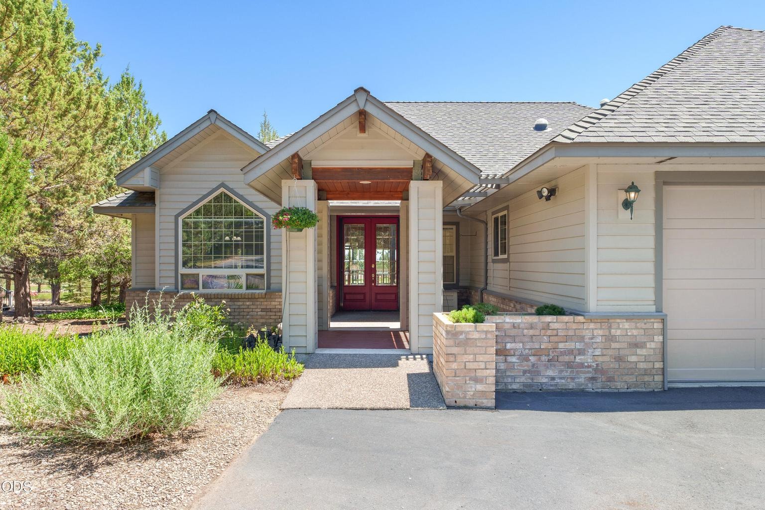 Covered front porch.