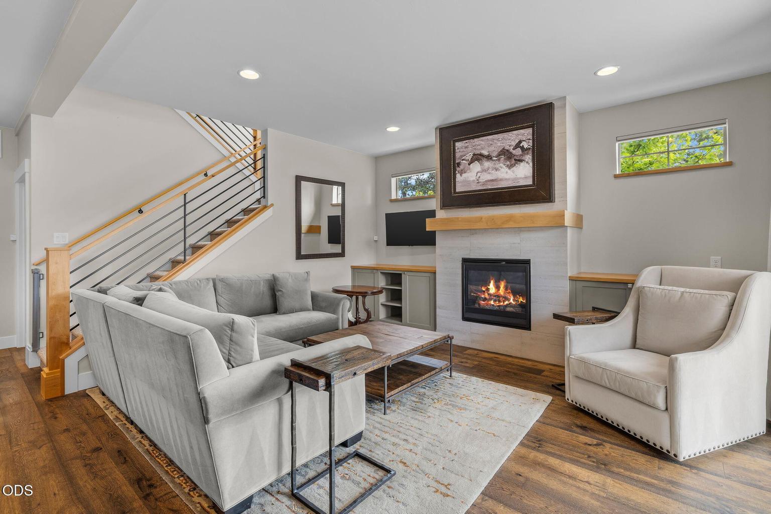 Photo of 1087 N Lavender Lane 3 of 50