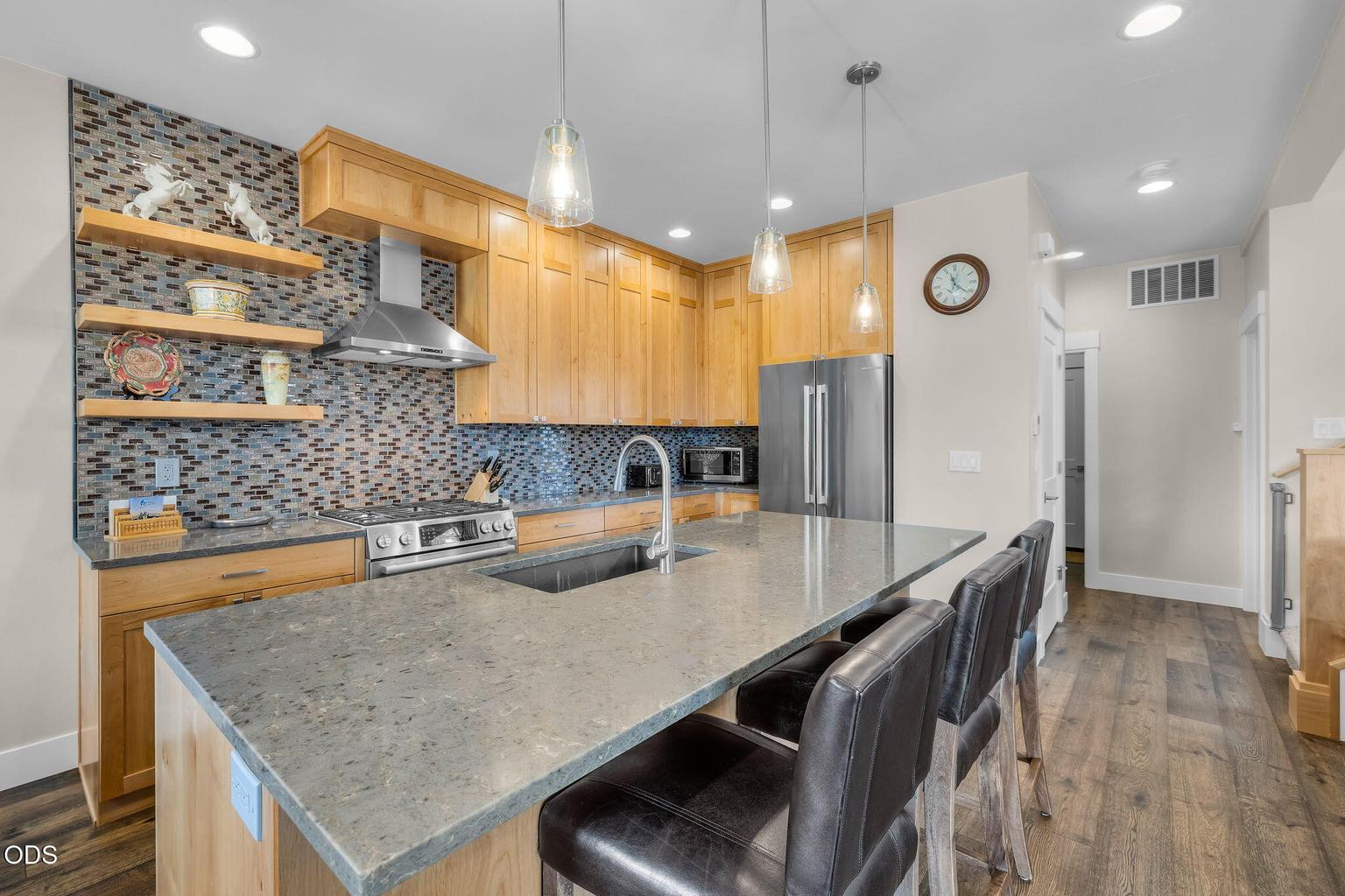 Photo of 1087 N Lavender Lane 9 of 50