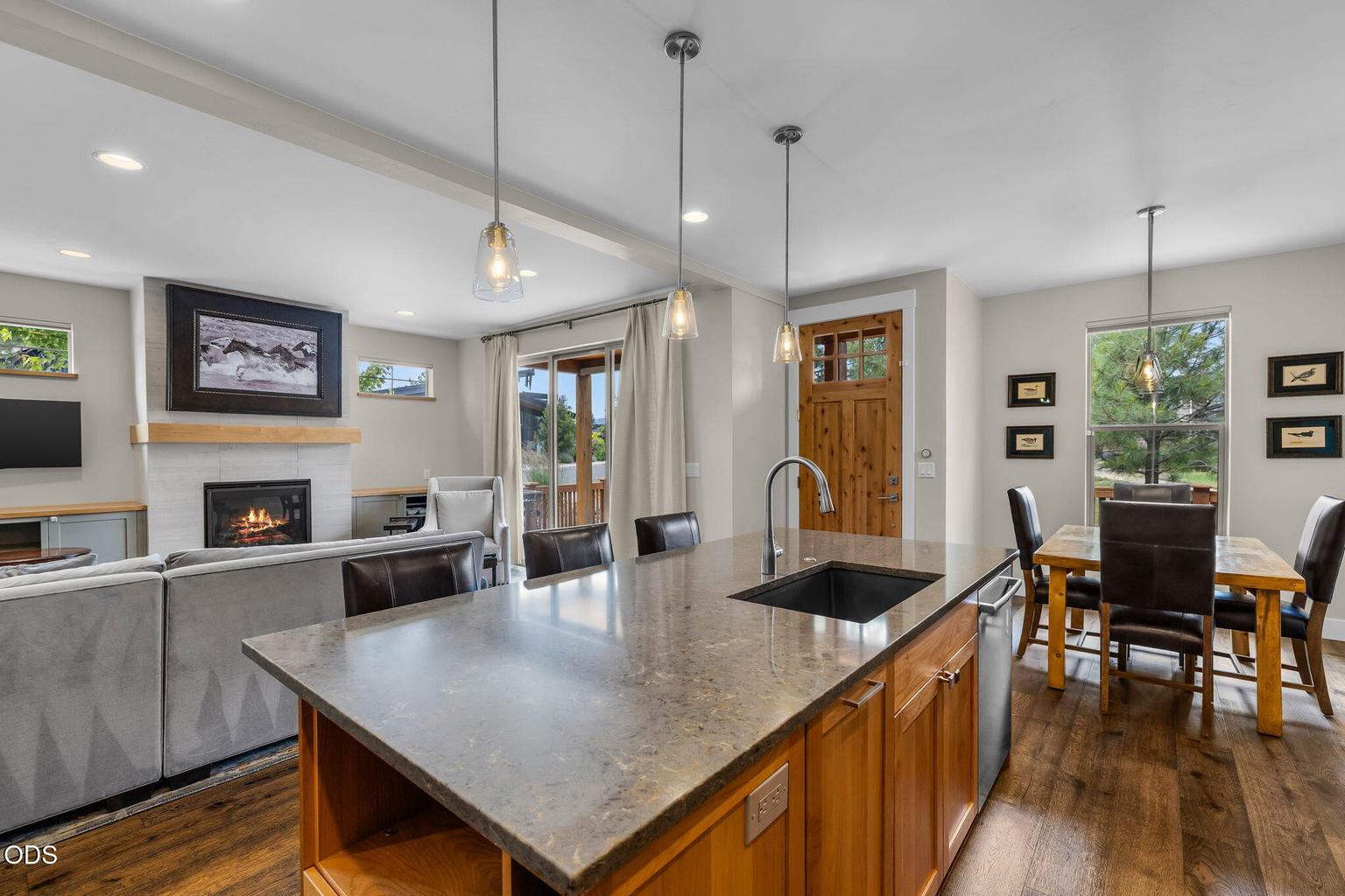 Photo of 1087 N Lavender Lane 11 of 50