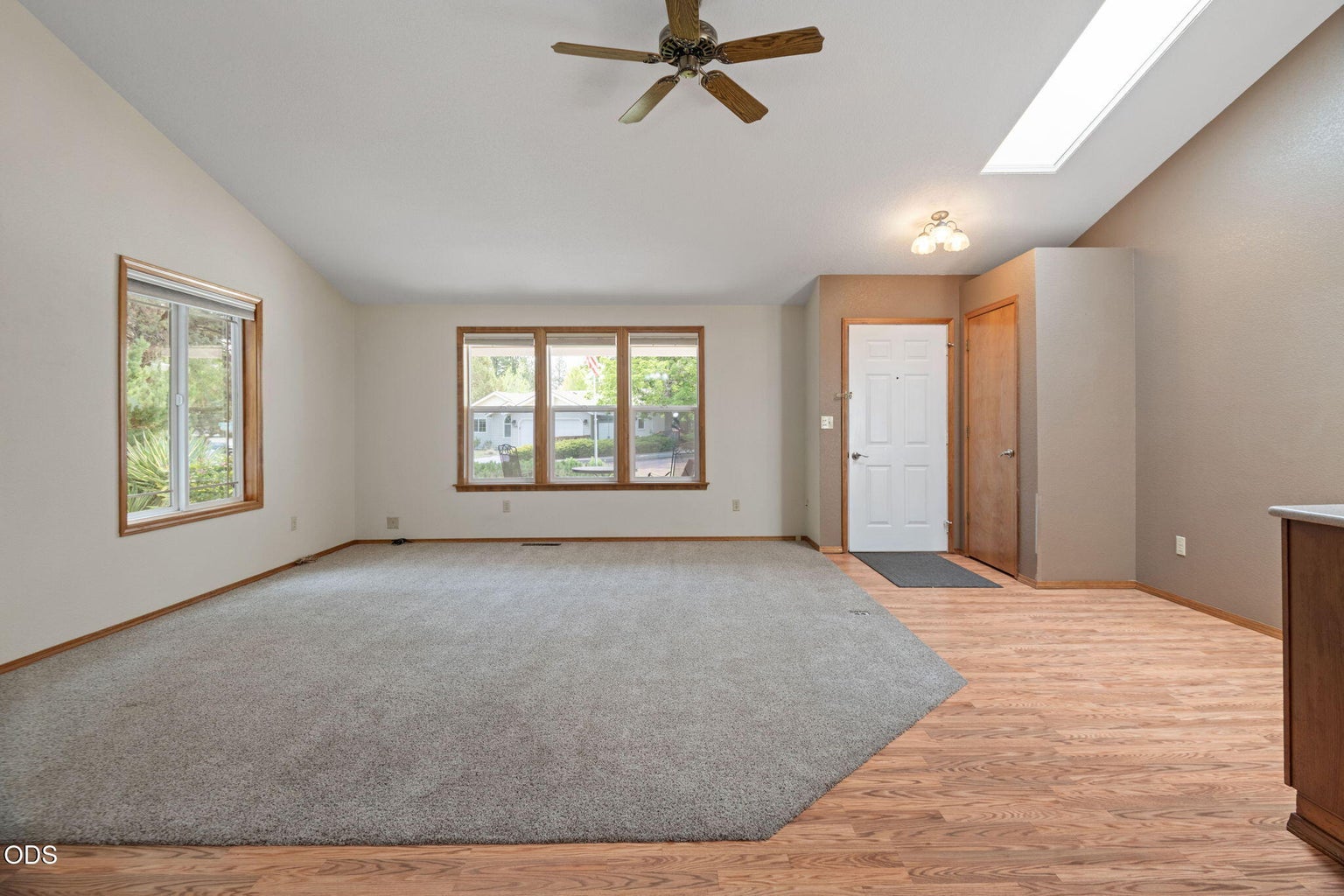 Photo of 1105 SE Palmwood Court 5 of 29