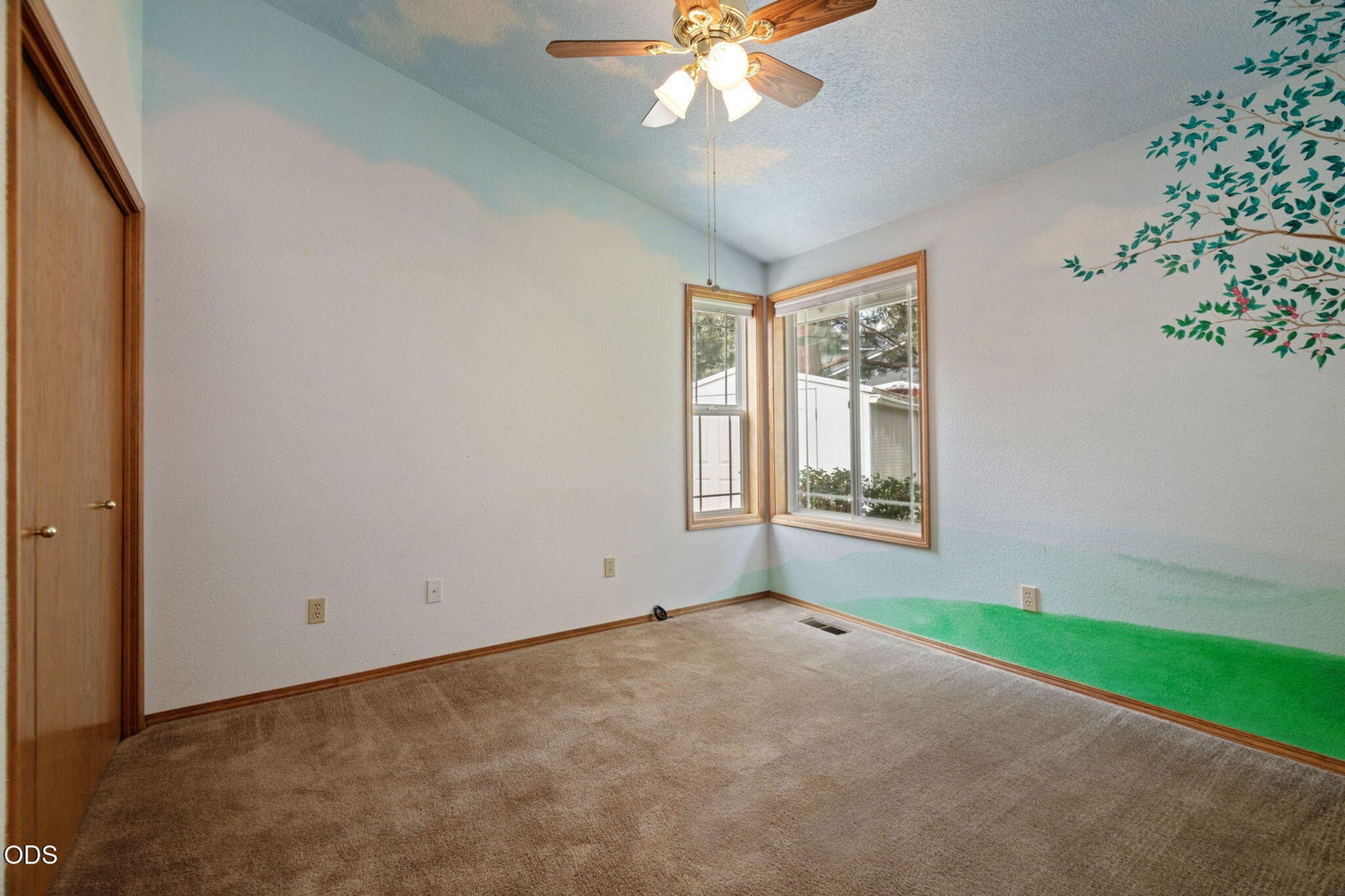Photo of 1105 SE Palmwood Court 21 of 29