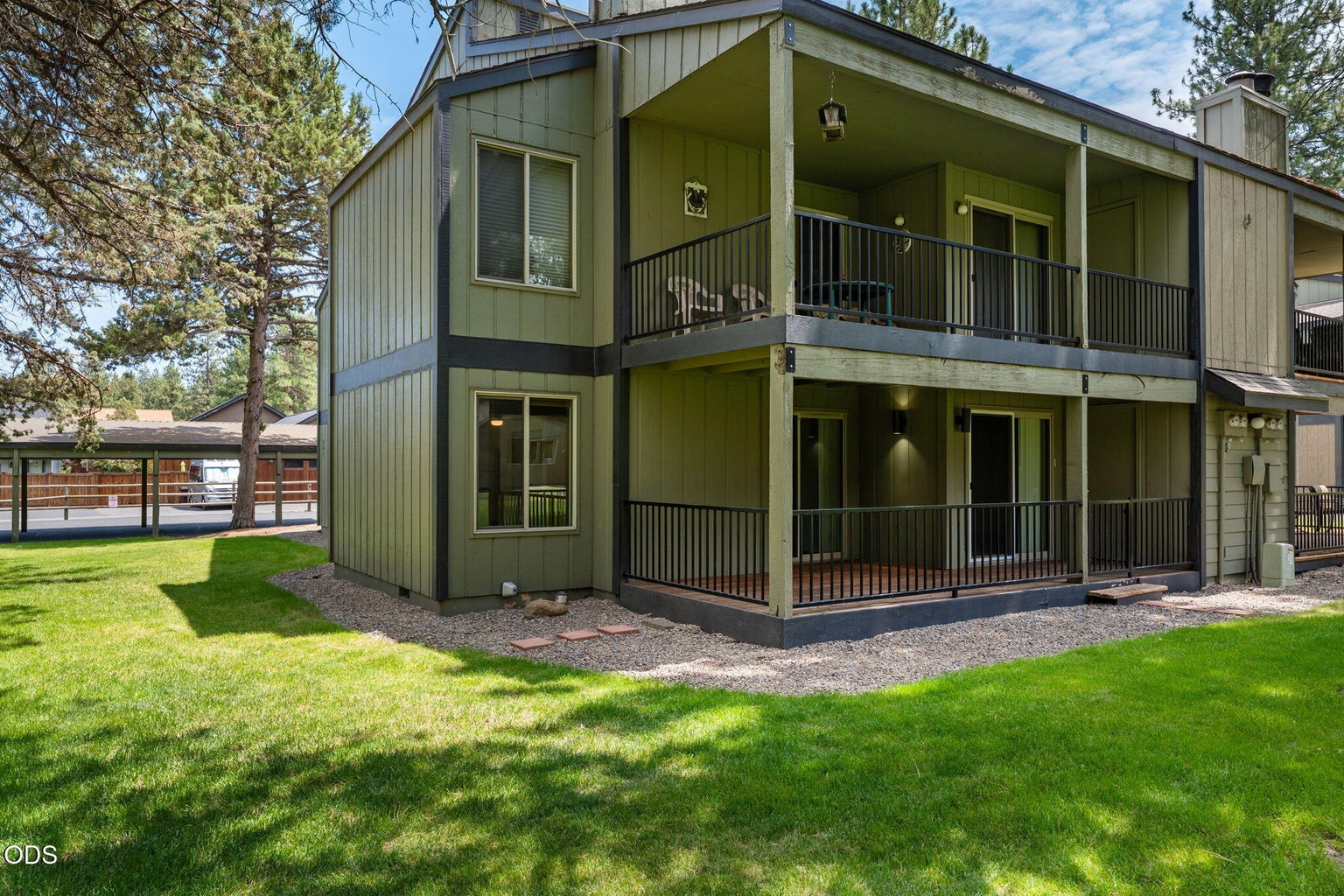 Photo of 897 E Desperado Trail 2 of 43